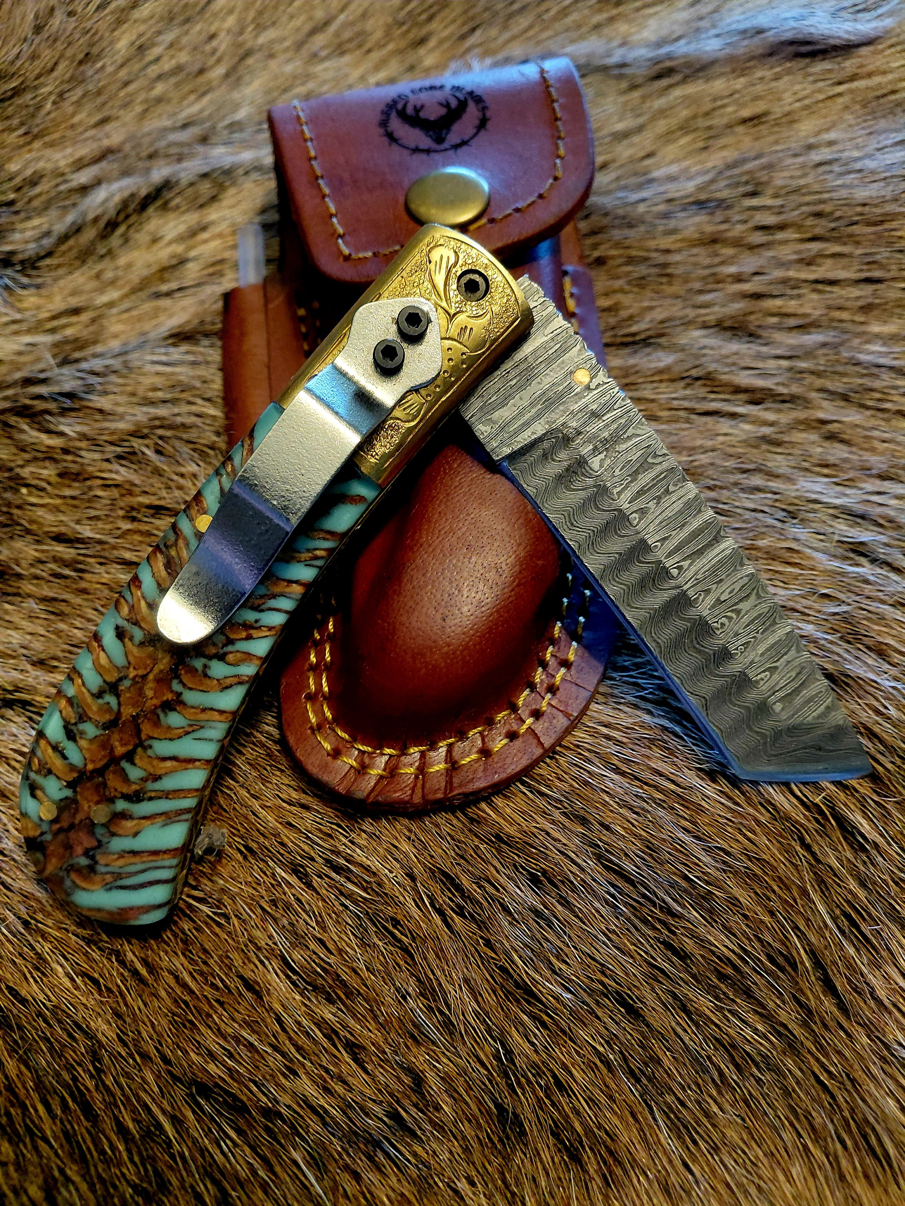 Turquoise Pinecone Tanto