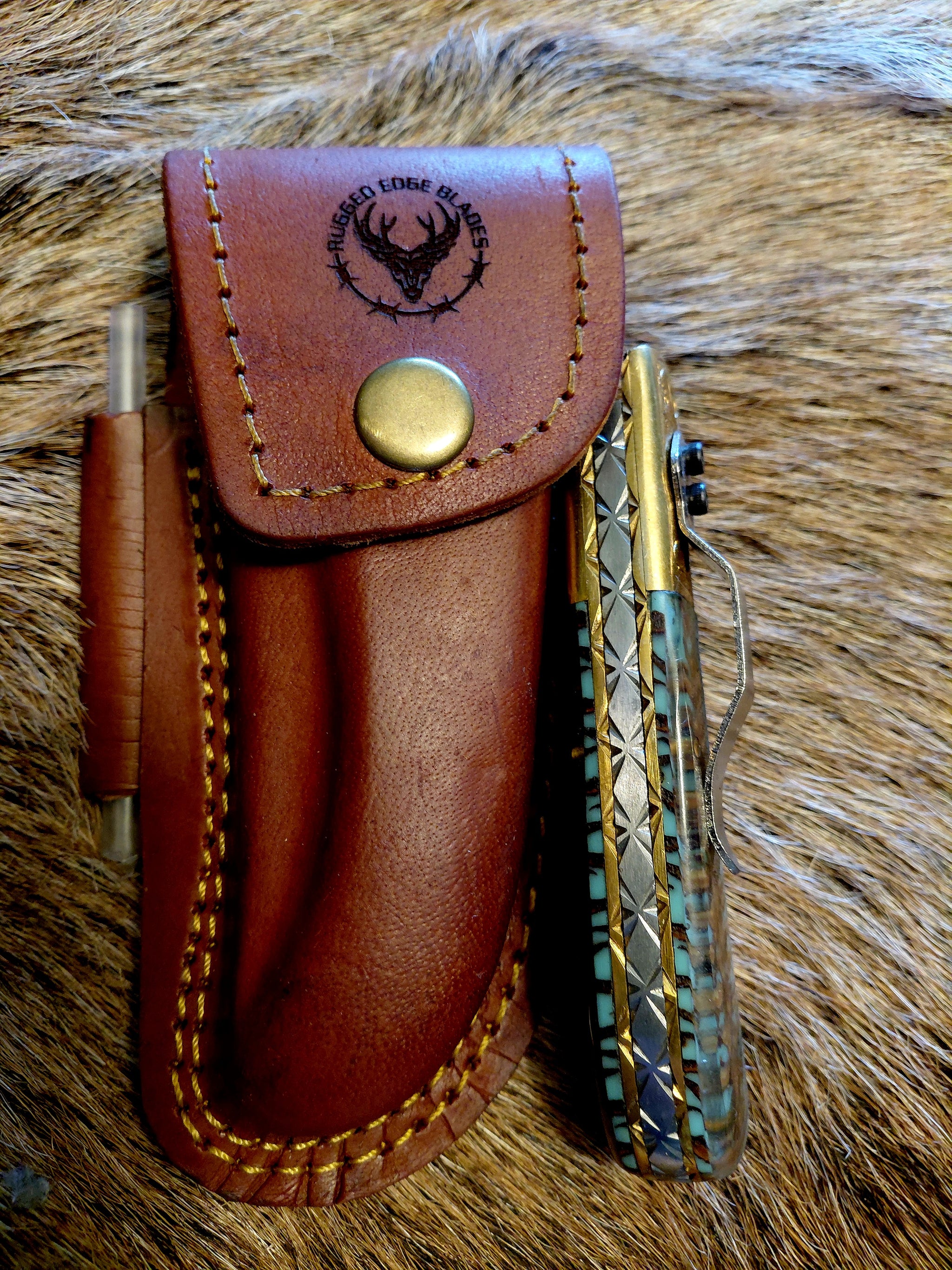 Turquoise Pinecone Tanto